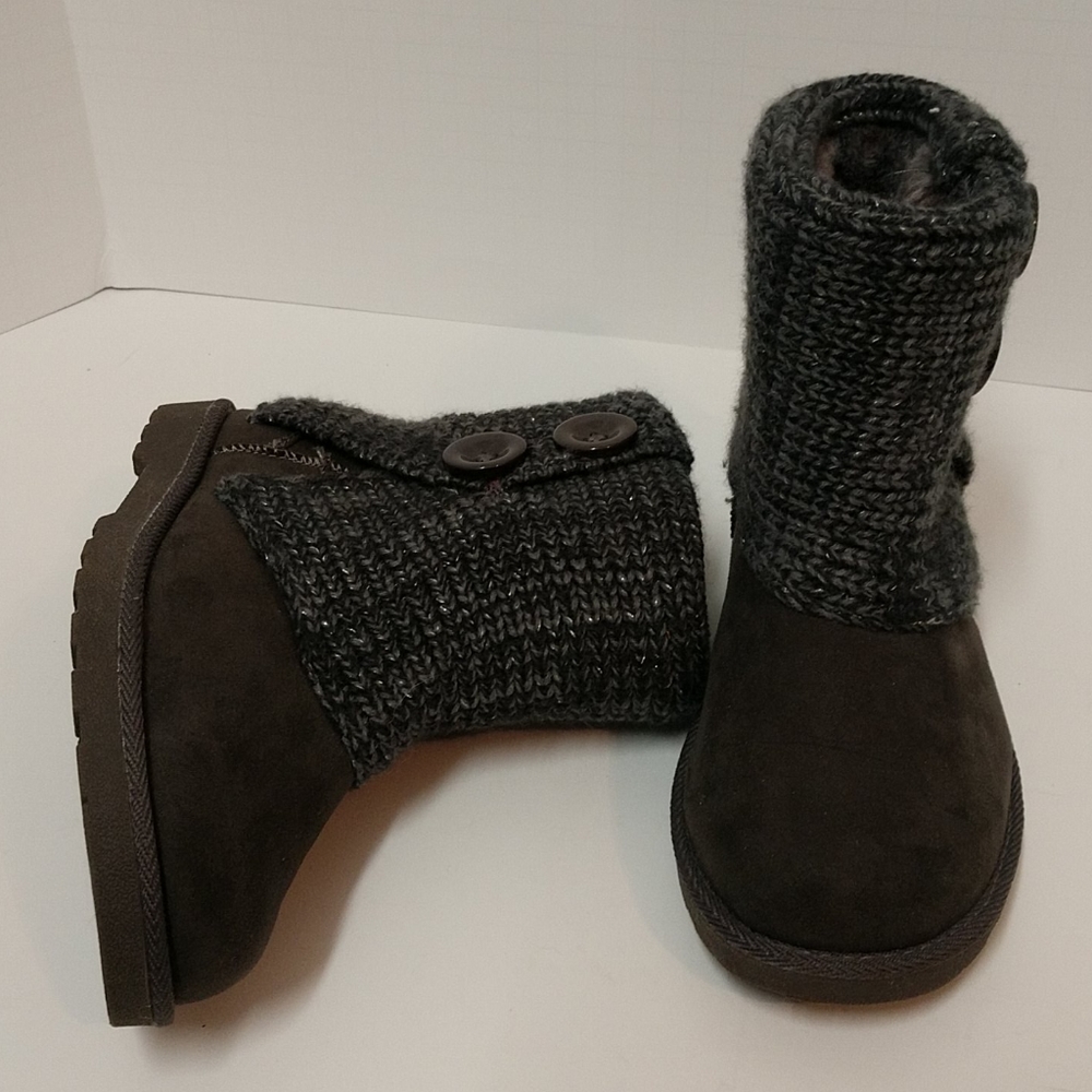 Gray Makalu Ankle Boots sz 6